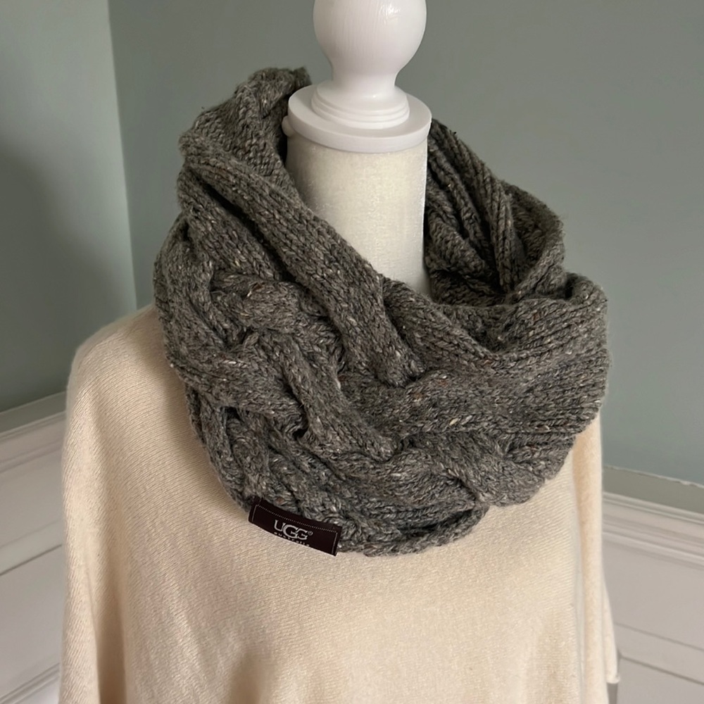 Ugg Gray Marked Cable Infinity Scarf - image 1
